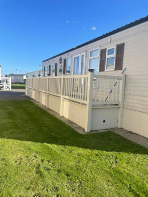 GOLDEN PALM HOLIDAY HOME Pg 52